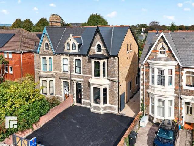 Flat for sale in Canton, Cardiff