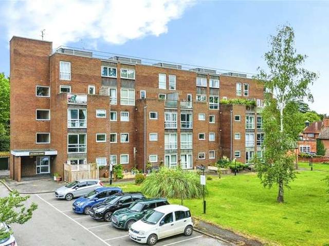 Flat for sale in Reading