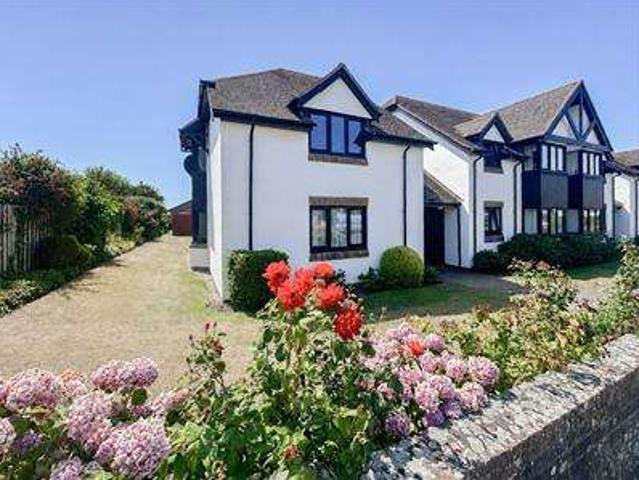 Flat for sale in Cooden, Heathlands