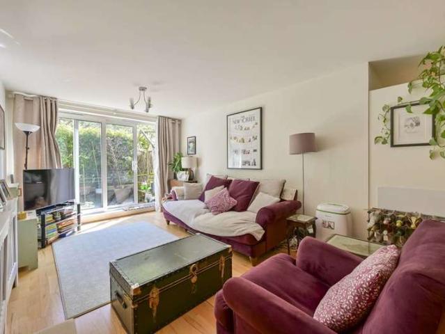 Flat for sale in Wandsworth, Wandsworth