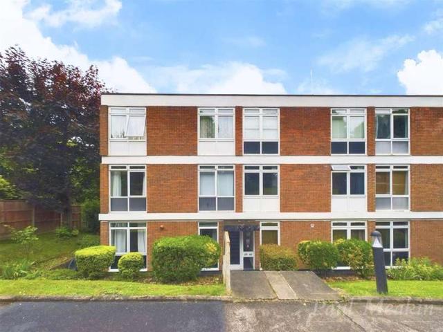Flat for sale in London Borough of Croydon, Kenley