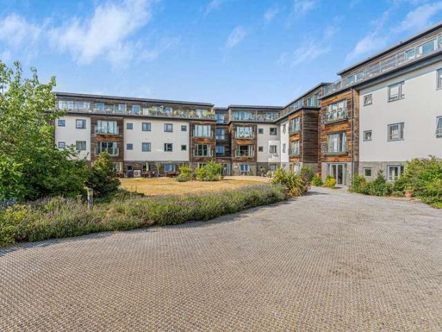 Flat for sale in Black Bourton, Oxfordshire