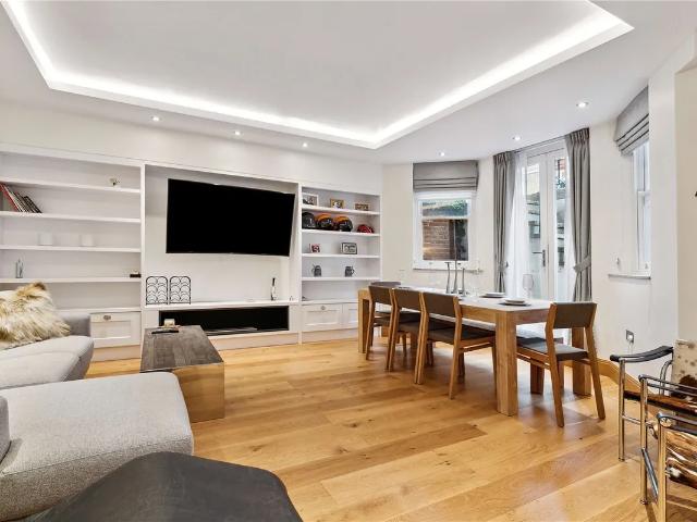 Apartment for rent in Brompton, Greater London