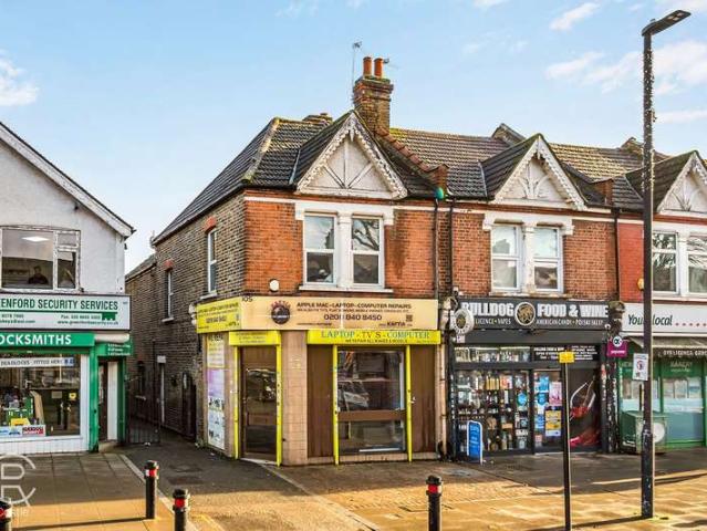 Flat for sale in London Borough of Ealing, Hanwell