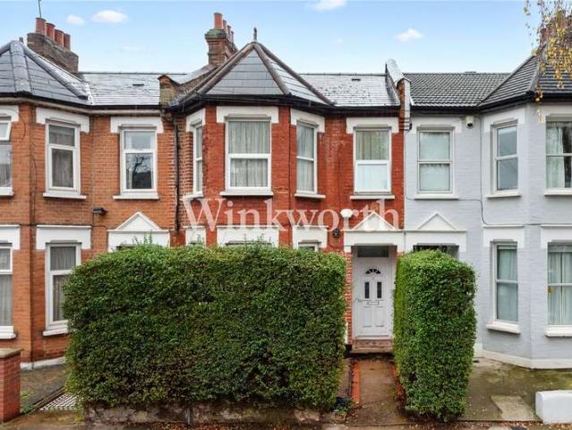 Flat for sale in Harringay, Greater London