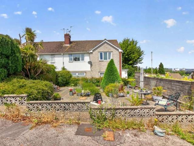 Flat for sale in Llandough