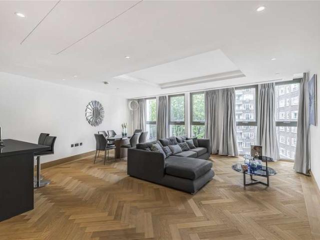 Flat for sale in City of Westminster, Greater London