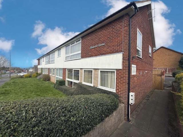 Flat for sale in Stourbridge, West Midlands