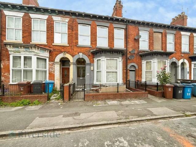 Flat for sale in Stepney, Hull