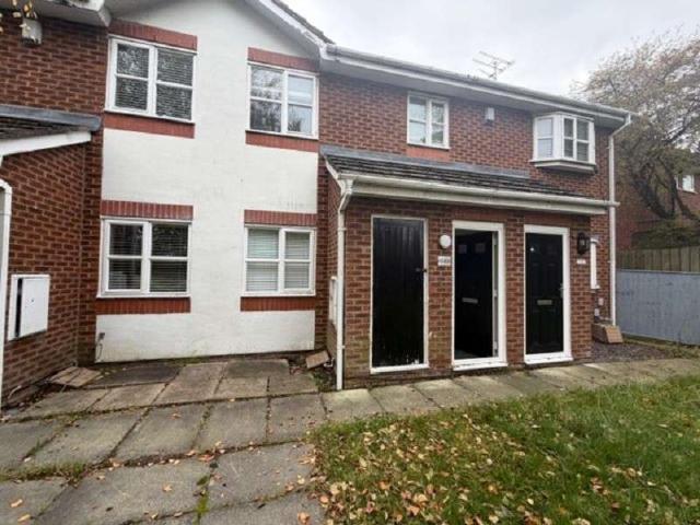 Flat for sale in Calderstones