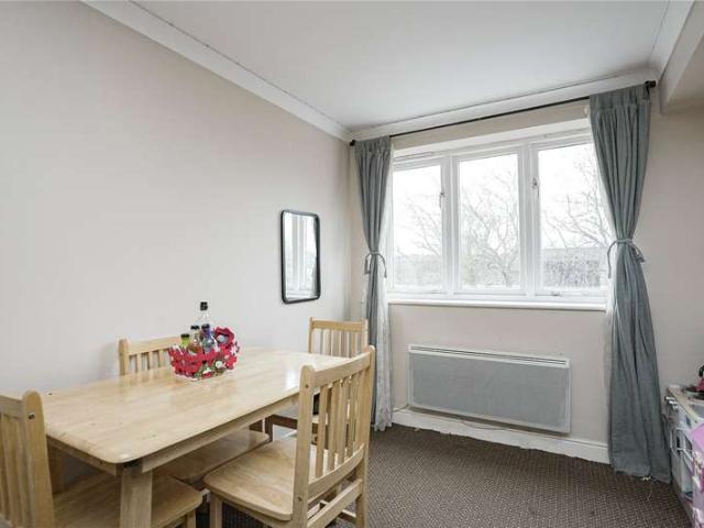 Flat for sale in Charlton Riverside, Greater London