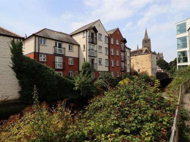Flat for sale in Moresk, Penweathers