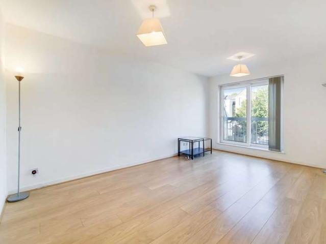 Flat for rent in Wapping, St. George in the East
