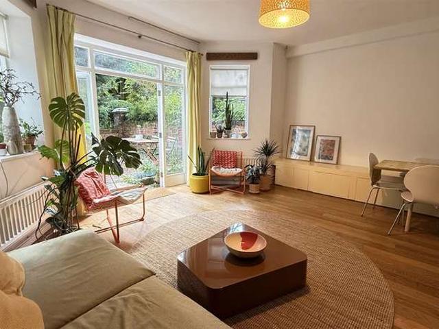 Flat for sale in South Hampstead, Greater London