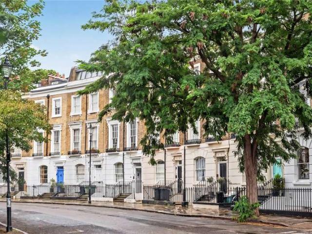 Flat for sale in Barnsbury, Greater London