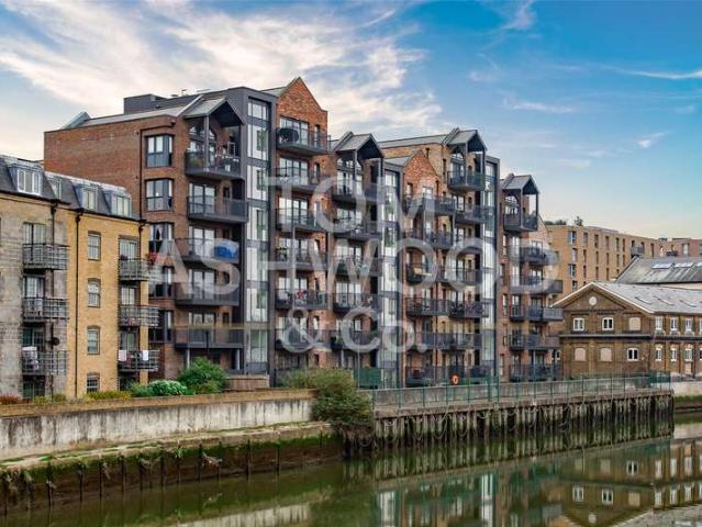 Flat for sale in Roding Riverside, Greater London