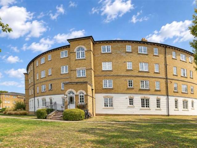 Flat for sale in Brook Hospital Estate, Greater London