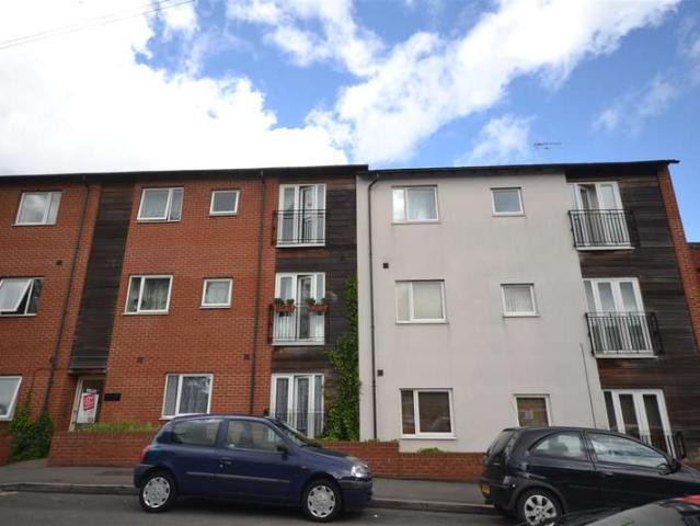 Flat for sale in West Bromwich, The Cronehills