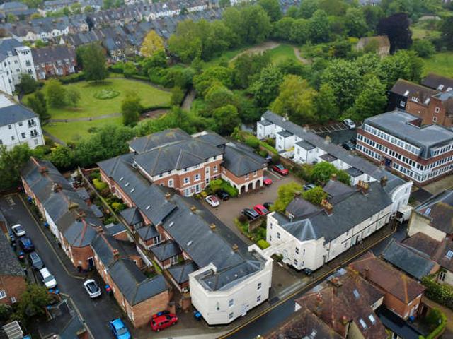 Flat for sale in St. Mildred's, The Bridge