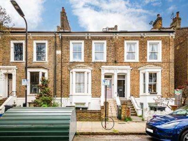 Flat for sale in Dalston, Greater London
