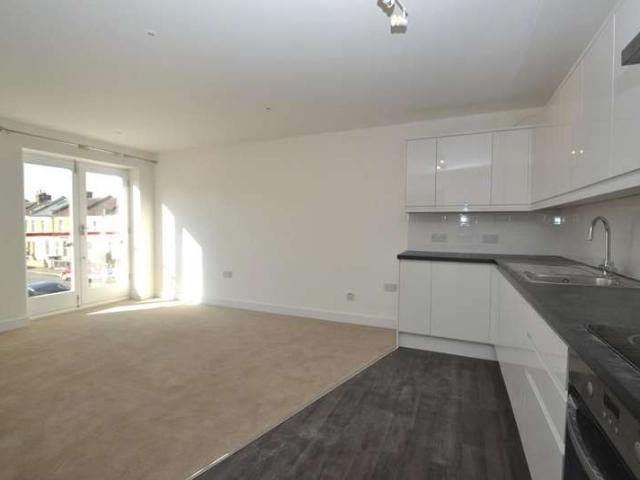 Flat for rent in New Malden, Greater London