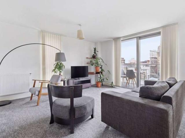 Flat for sale in Dalston, De Beauvoir Town