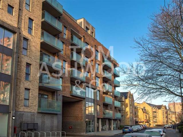 Flat for sale in Roding Riverside, Greater London