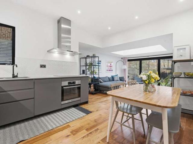 Flat for sale in Leytonstone, Isle Of Man