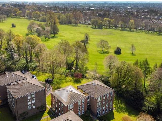 Flat for sale in Headington Hill, The Slade