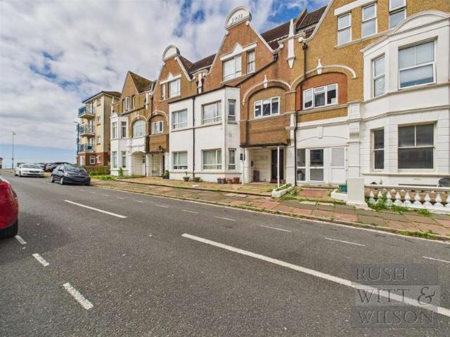 Flat for sale in Central, Heathlands