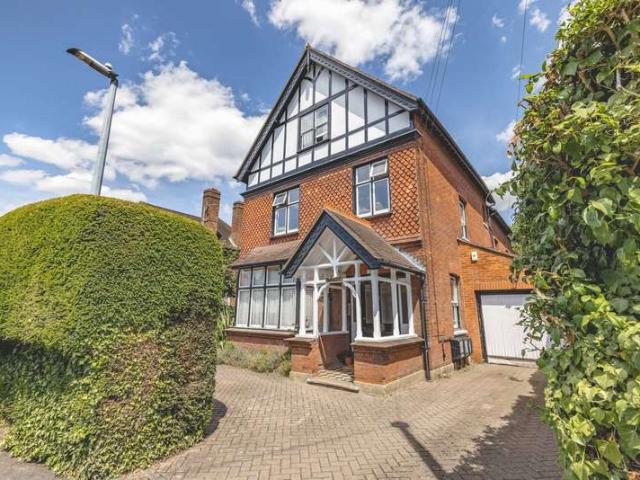 Flat for rent in Datchet