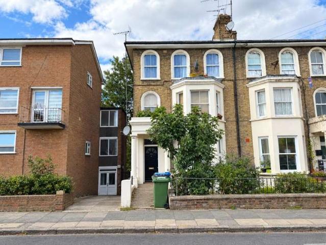 Flat for sale in Royal Borough of Greenwich, Greater London