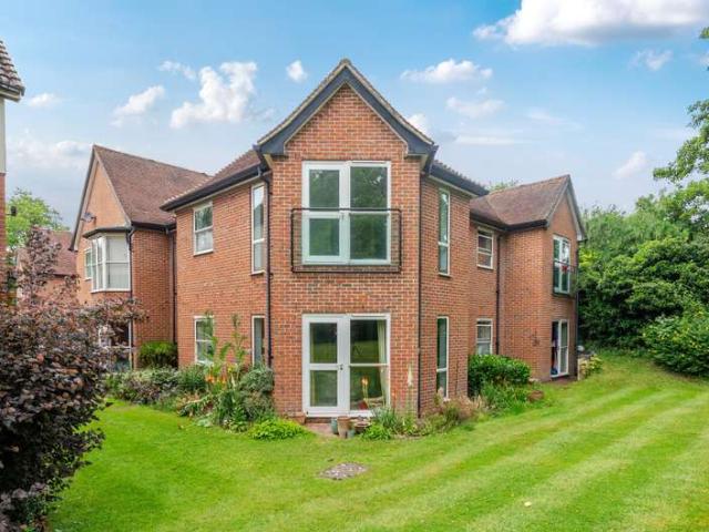 Flat for sale in The Slade, Oxfordshire