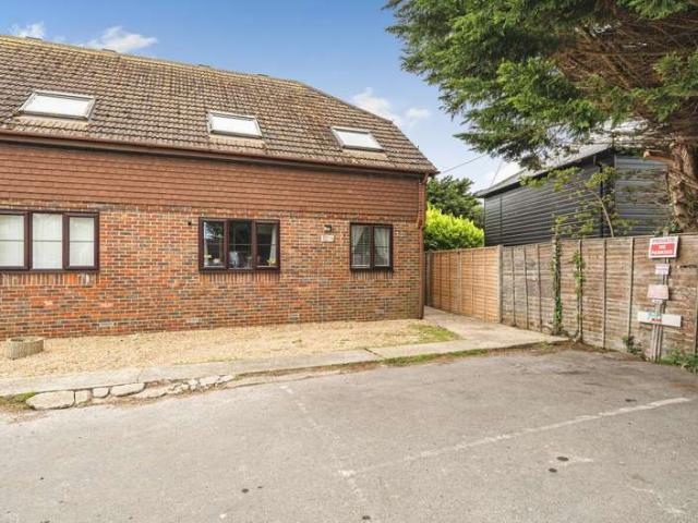 Flat for sale in Littlecote, West Sussex