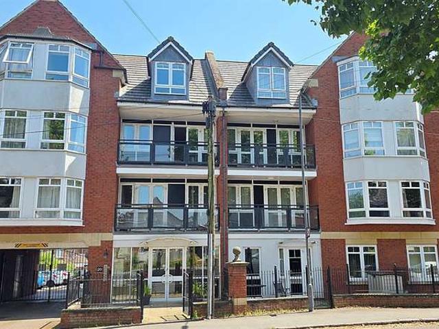 Flat for sale in Feckenham, City Of Bristol