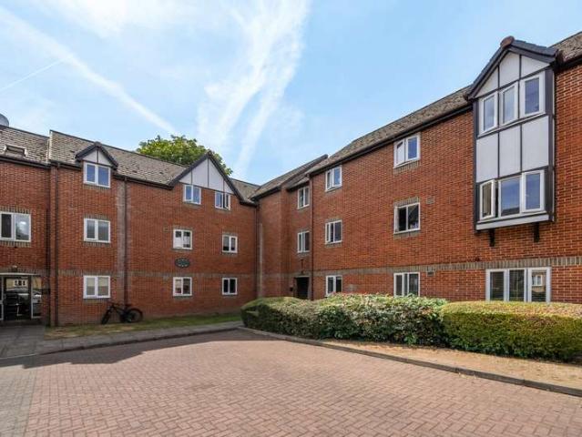 Flat for sale in Coley Park, Reading