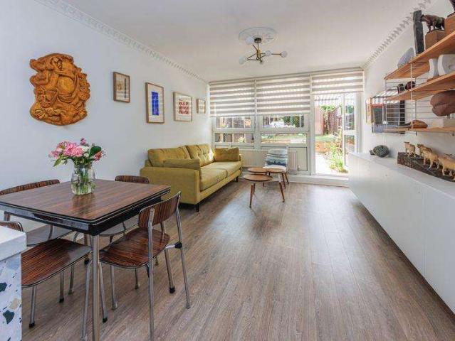Flat for sale in Maitland Park, Greater London