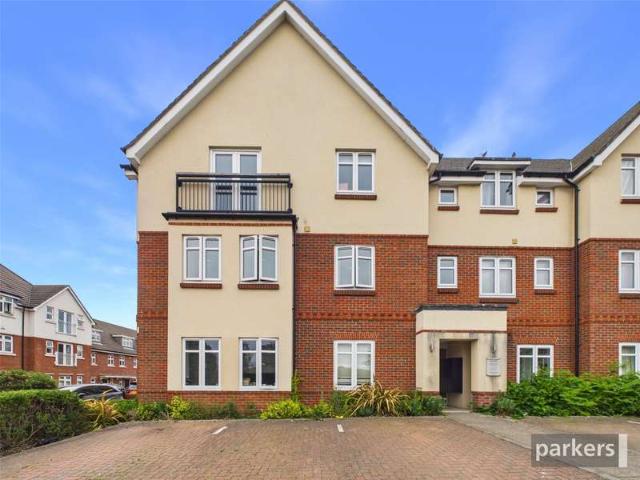 Flat for sale in Woodley