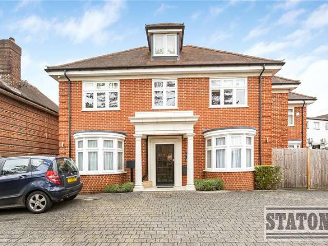 Flat for sale in Fretherne, Hertfordshire