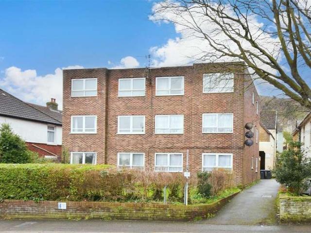 Flat for sale in Ash, Kent