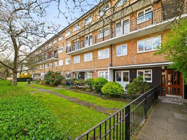 Flat for sale in Dartmouth Park, Greater London