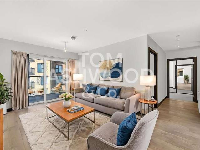 Flat for sale in Roding Riverside, Greater London