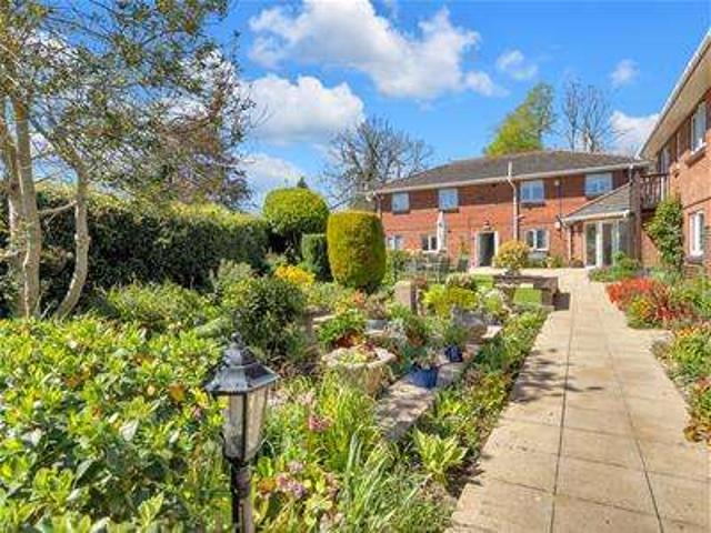 Flat for sale in Stanford On Avon, Leicestershire