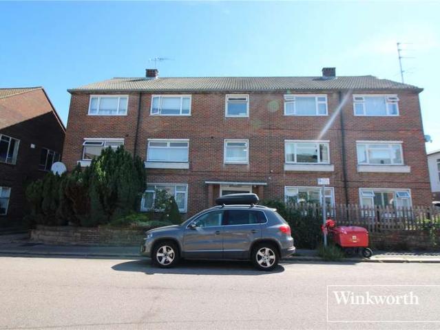 Flat for sale in Elstree and Borehamwood, Borehamwood