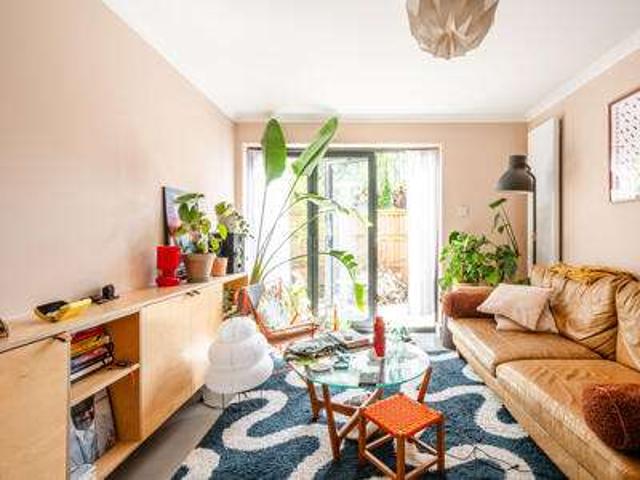 Flat for sale in Haggerston, De Beauvoir Town