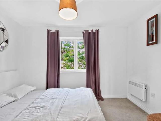 Flat for sale in London Borough of Redbridge, Greater London