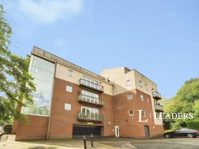 Flat for rent in Norton-Le-Moors, Stoke-on-Trent
