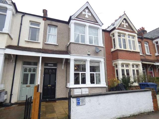 Flat for sale in Poets Corner, Greater London