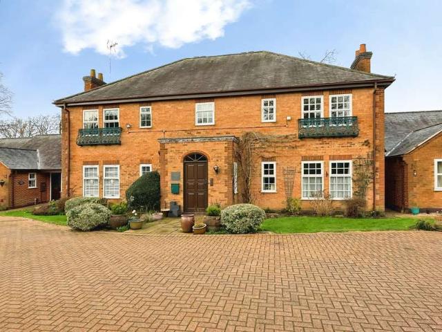 Flat for sale in Stanford On Avon, Leicestershire
