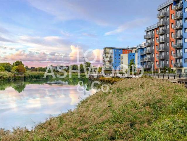Flat for sale in Roding Riverside, Greater London